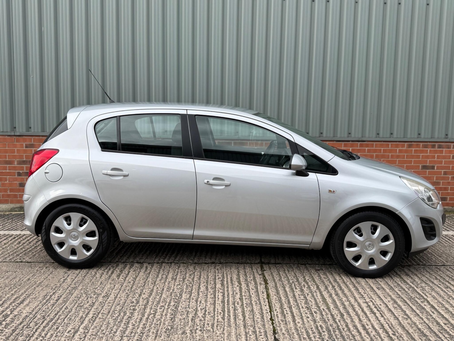 Used Vauxhall Corsa for sale - 77908901: Photo 2