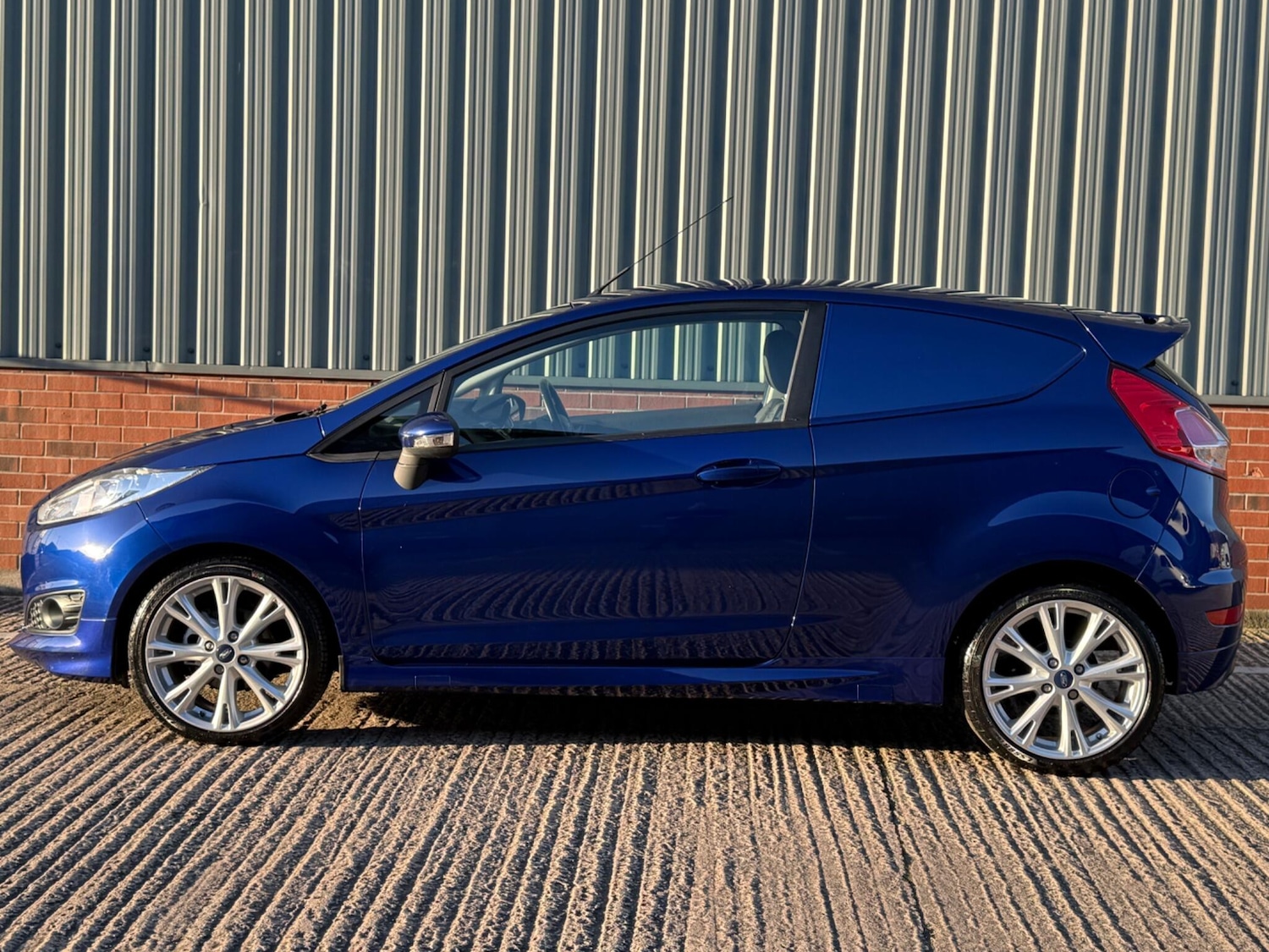 Used Ford Fiesta 2015 for sale - 77925666: Photo 5