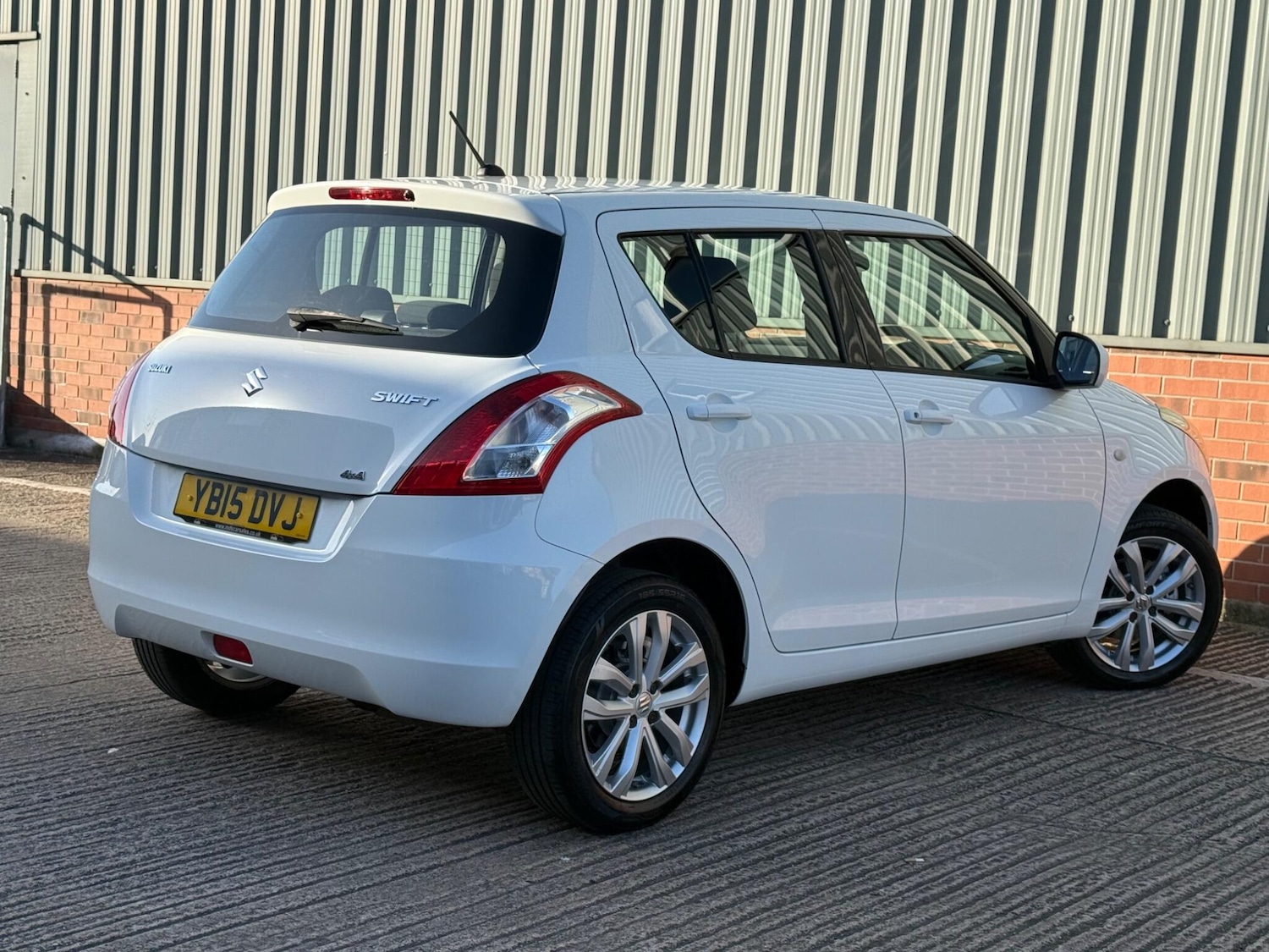 Used Suzuki Swift 2015 for sale - 77738585: Photo 16