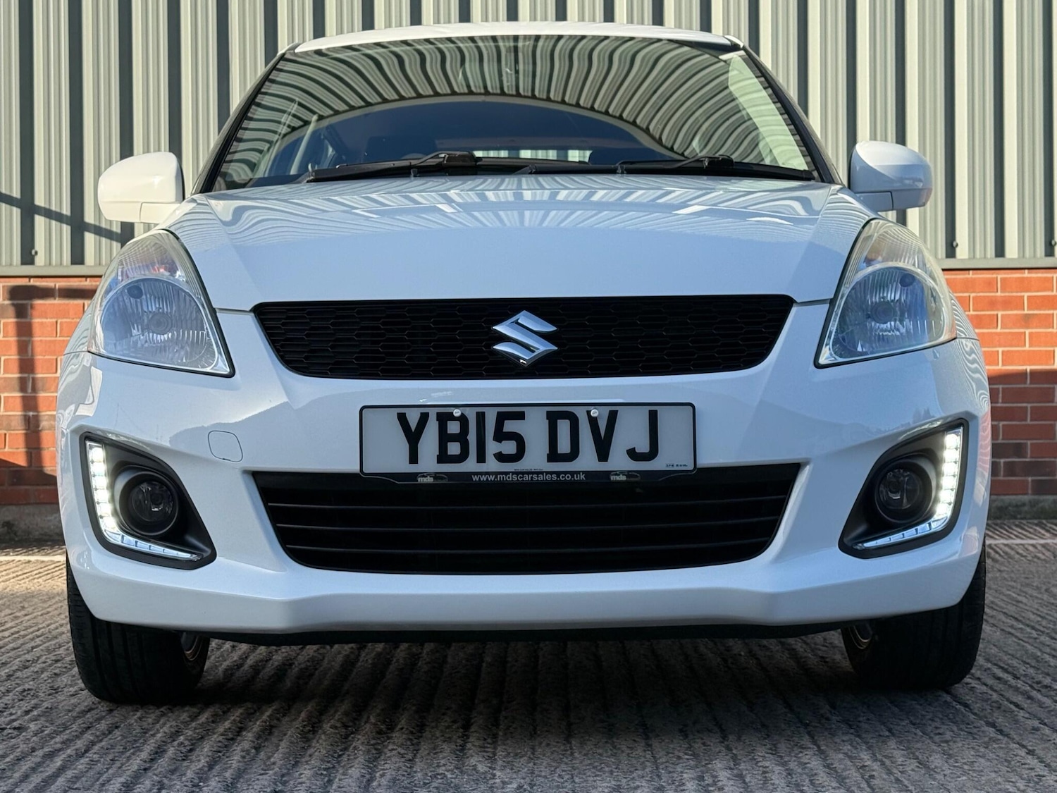 Used Suzuki Swift 2015 for sale - 77738585: Photo 2