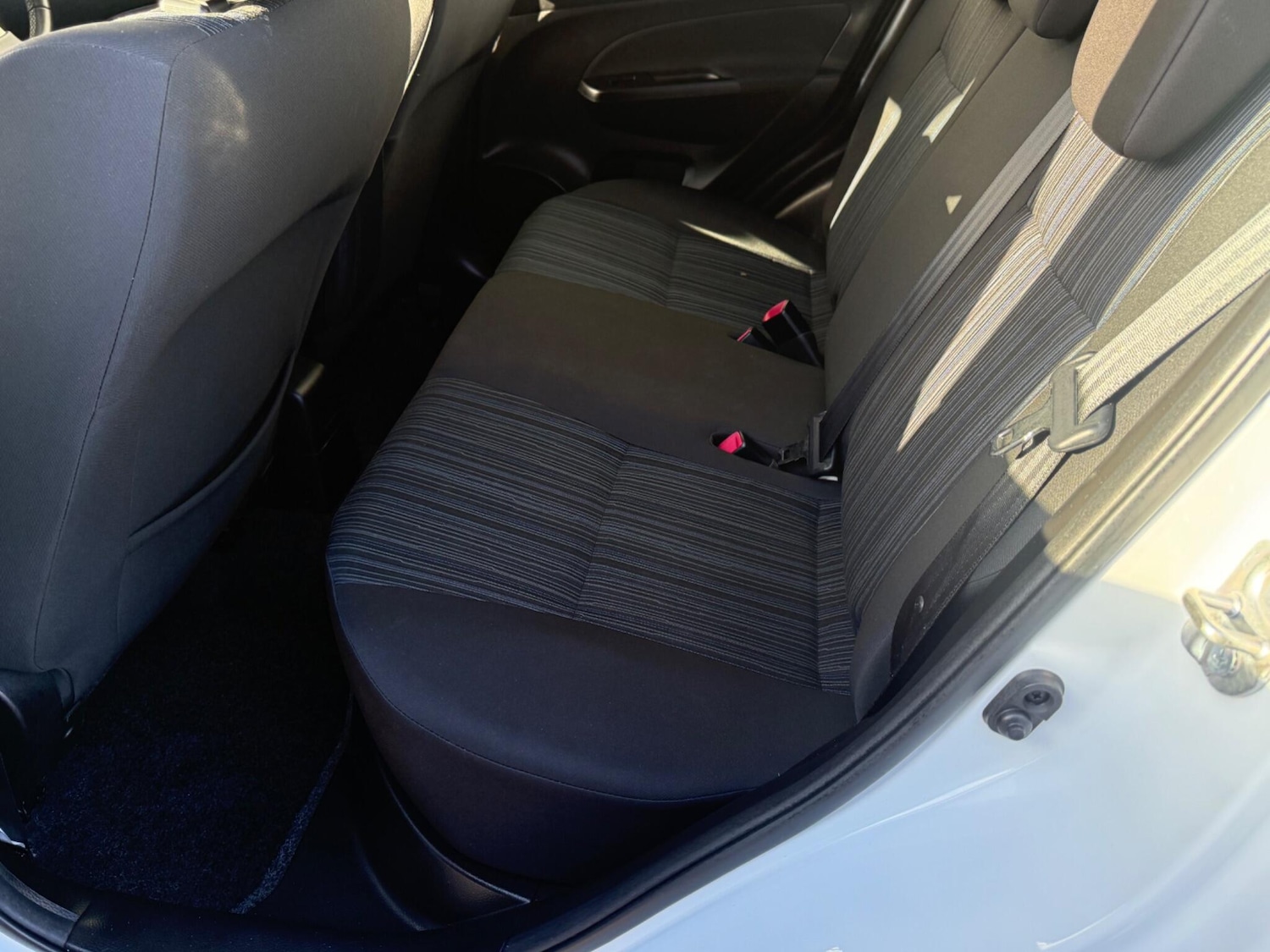 Used Suzuki Swift 2015 for sale - 77738585: Photo 22