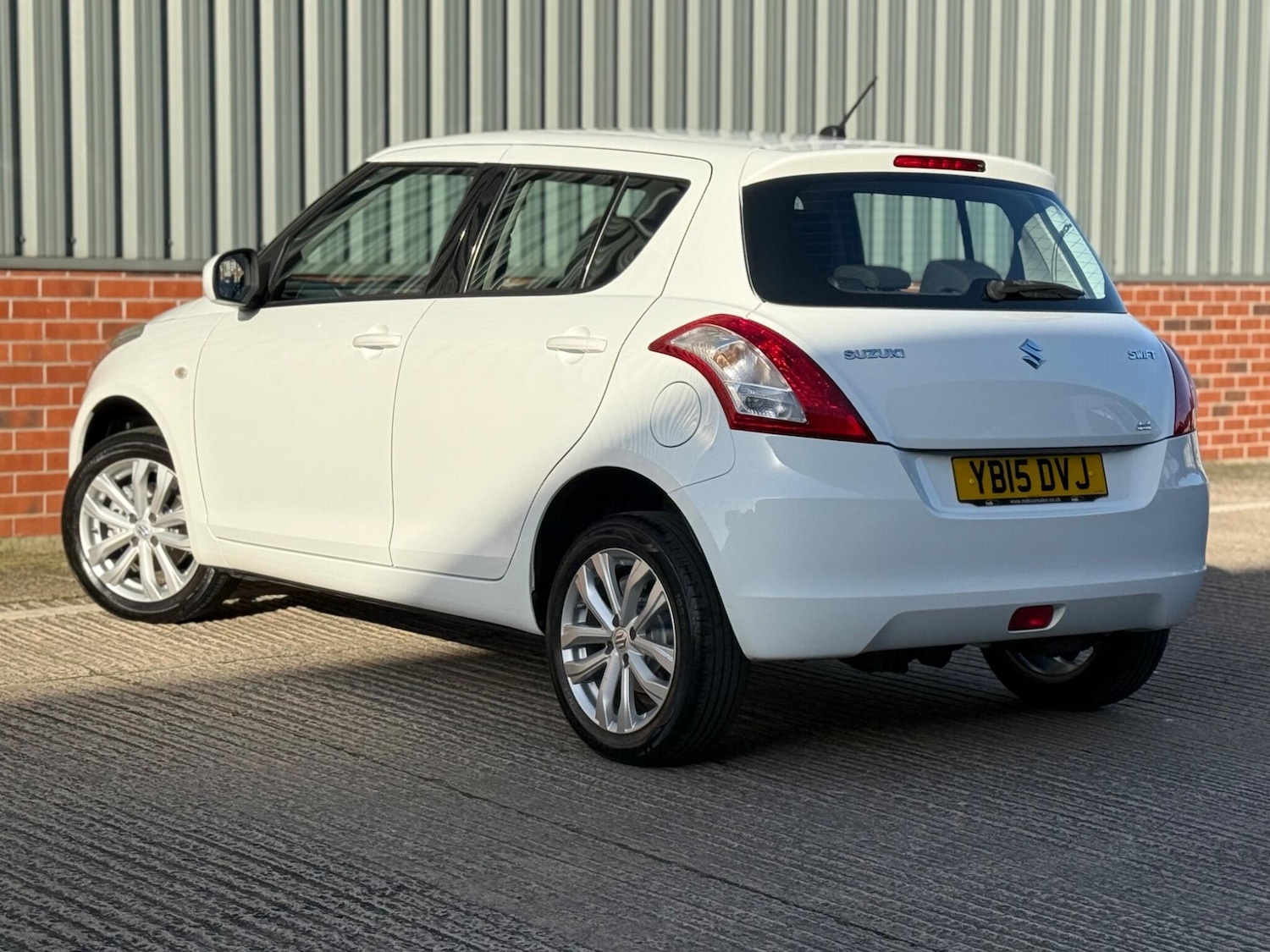 Used Suzuki Swift 2015 for sale - 77738585: Photo 5