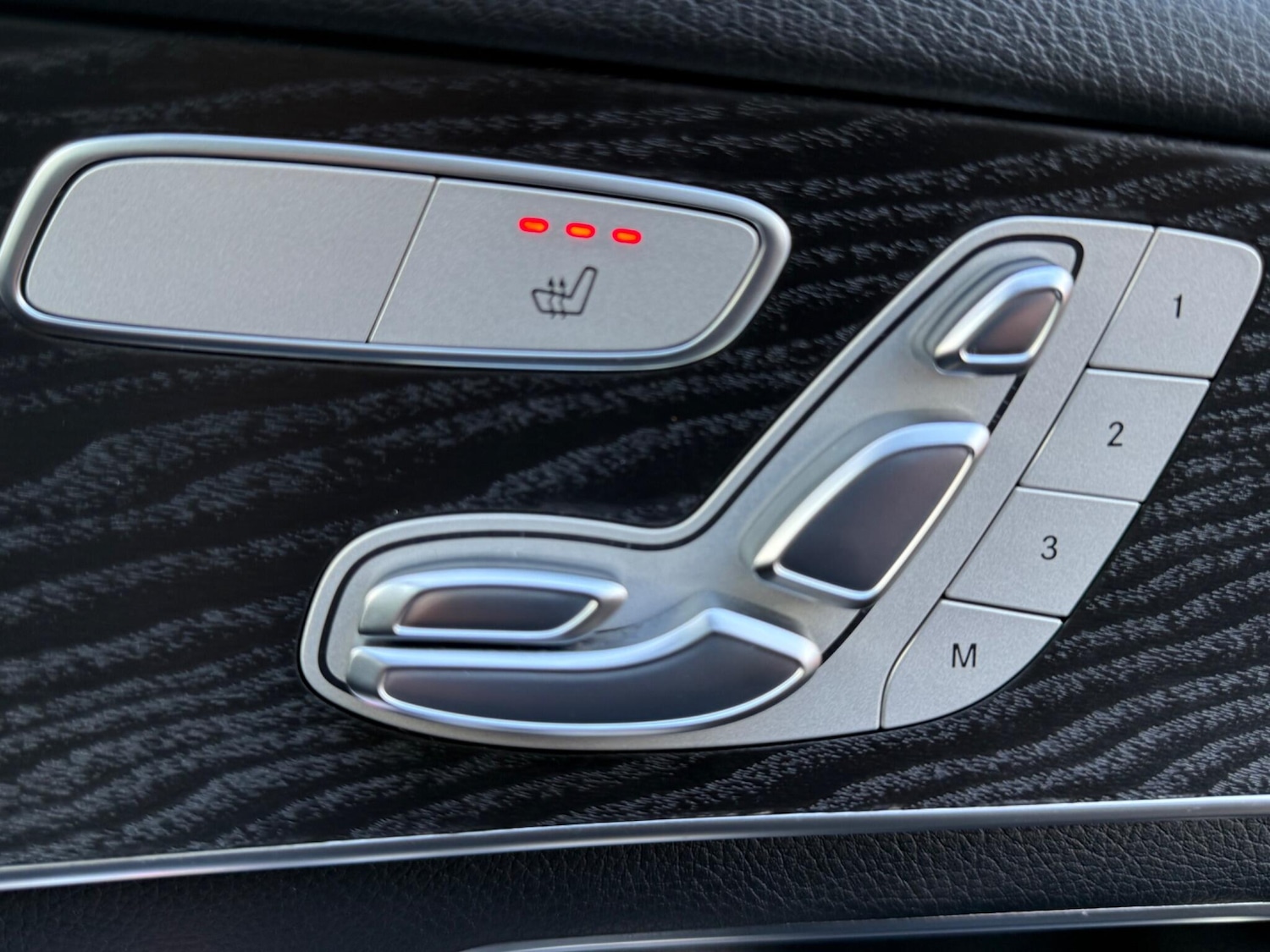 Used Mercedes-Benz GLC 2017 for sale - 76989713: Photo 33