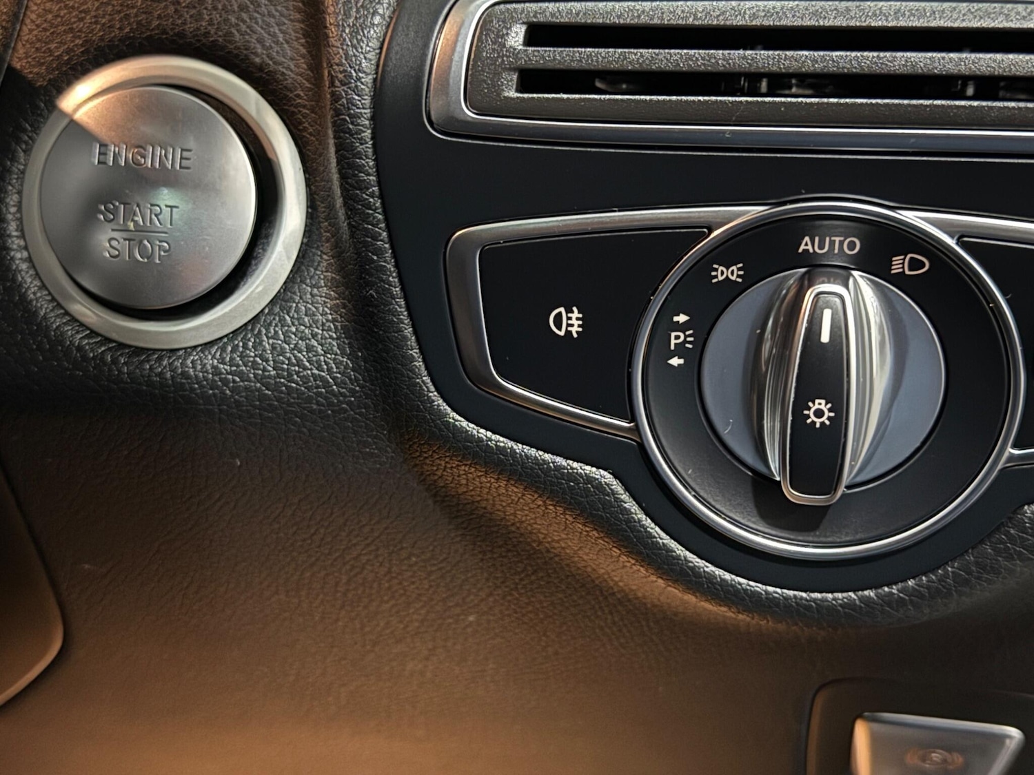 Used Mercedes-Benz GLC 2017 for sale - 76989713: Photo 5