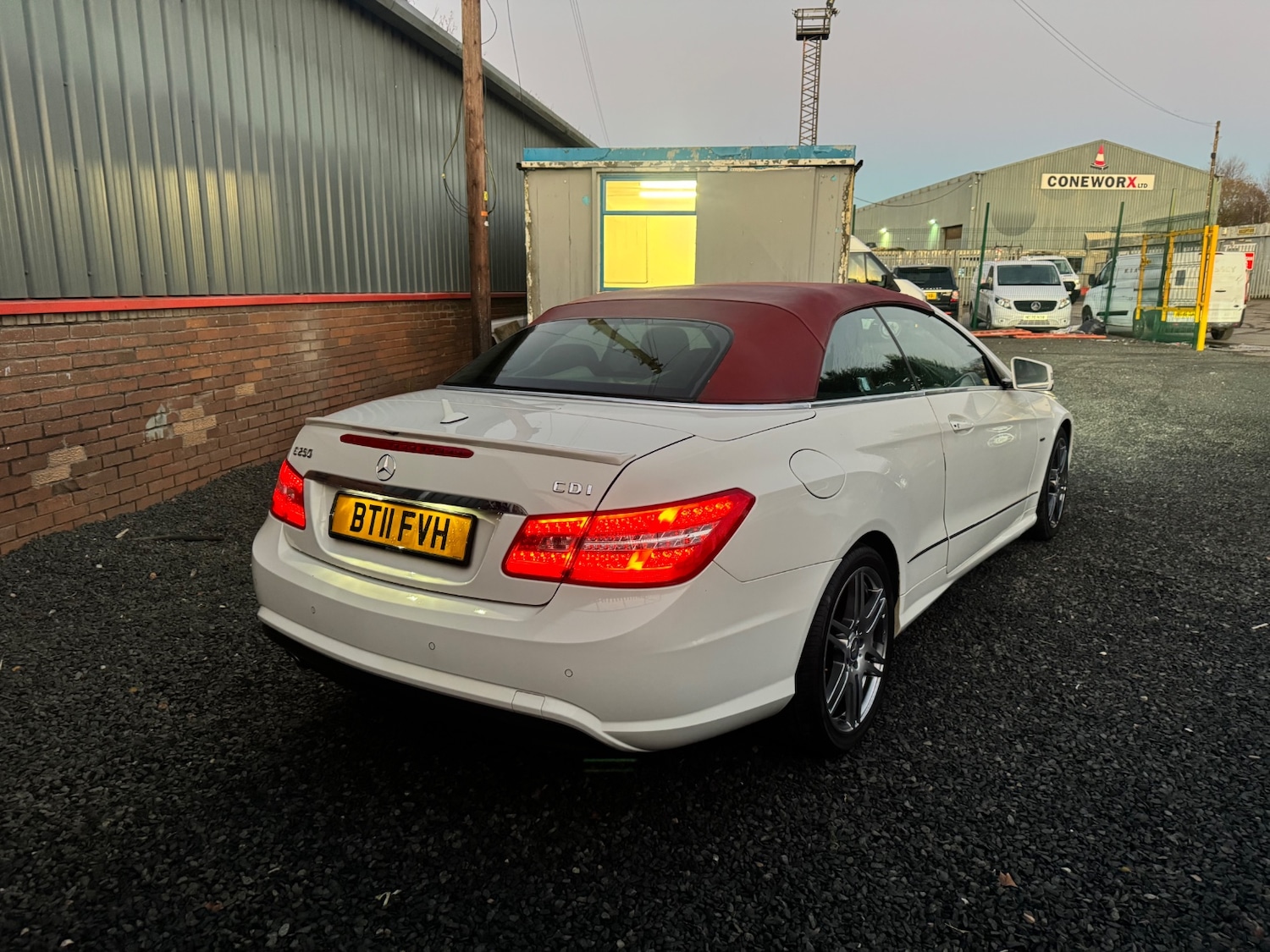 Used Mercedes-Benz E Class 2011 for sale - 76596082: Photo 5