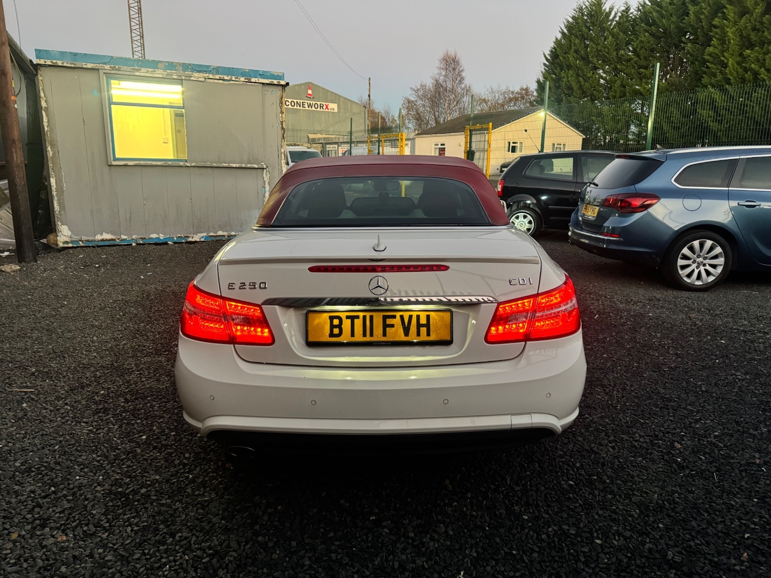 Used Mercedes-Benz E Class 2011 for sale - 76596082: Photo 6