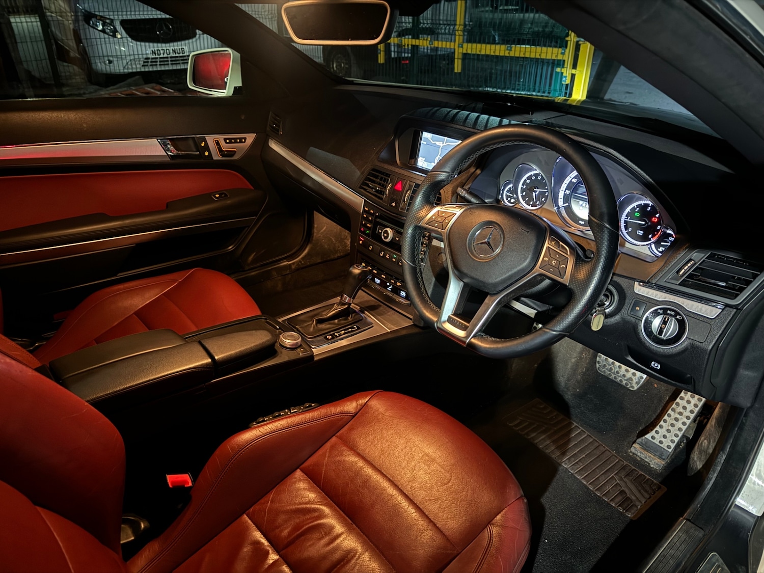 Used Mercedes-Benz E Class 2011 for sale - 76596082: Photo 9