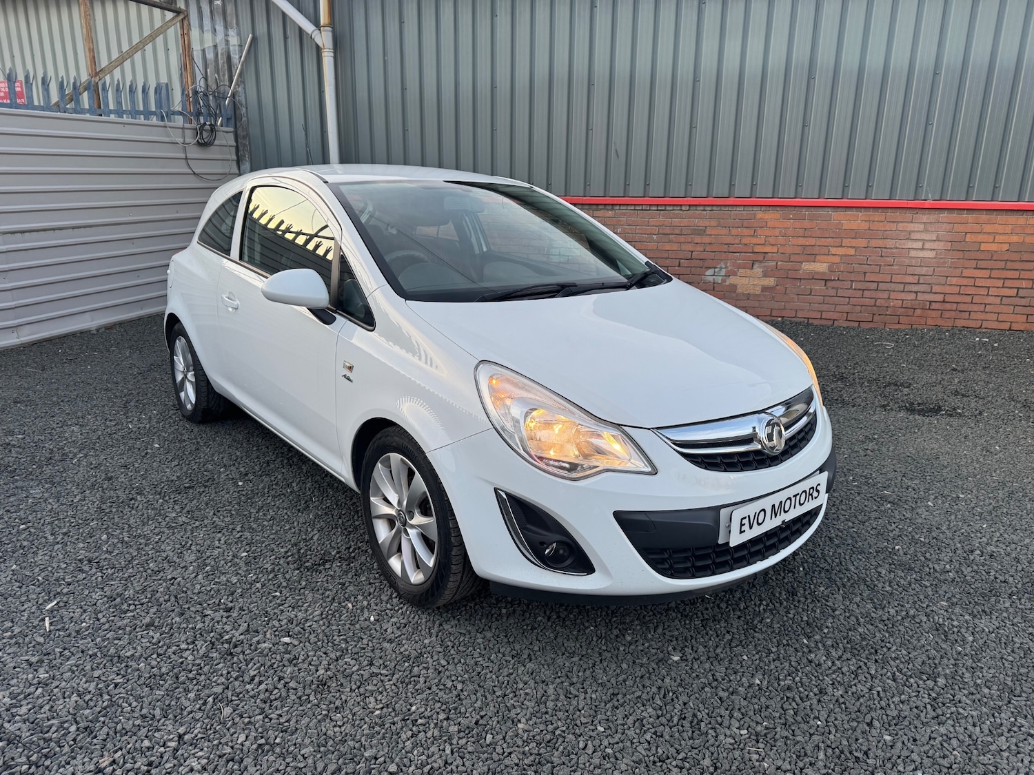 Used Vauxhall Corsa 2012 for sale - 77699039: Photo 3