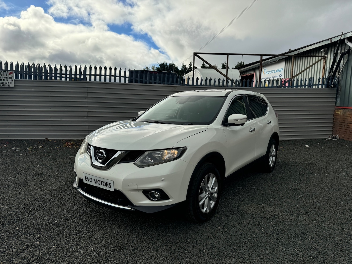 Used Nissan X-Trail 2015 for sale - 76383208: Photo 1