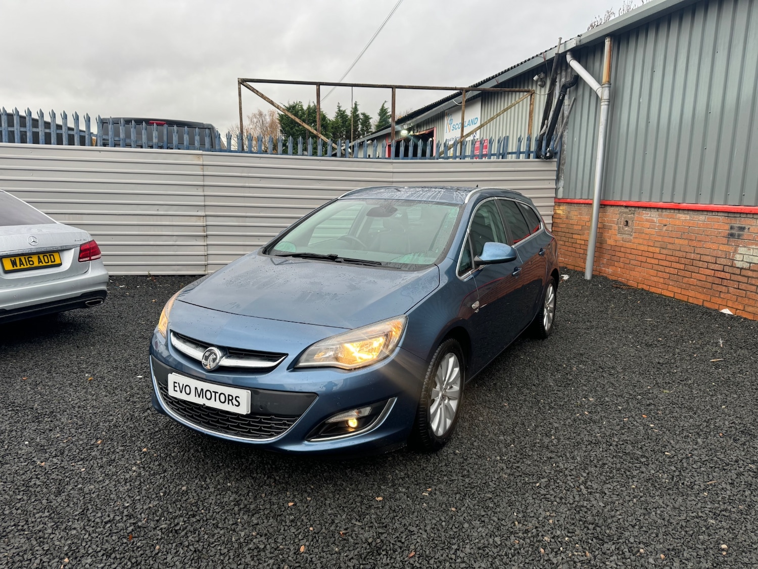 Used Vauxhall Astra 2015 for sale - 76479580: Photo 1