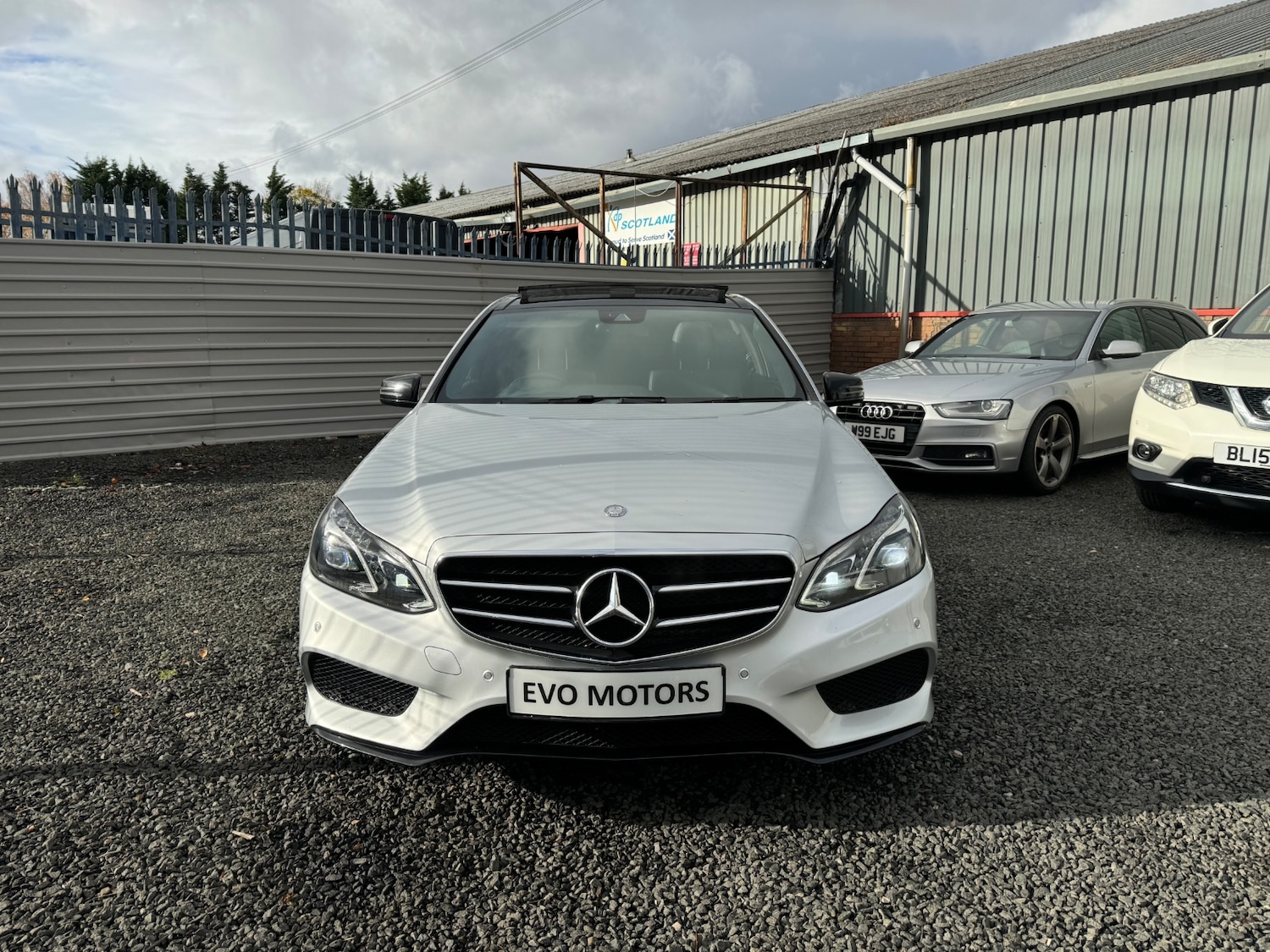 Used Mercedes-Benz E Class 2016 for sale - 76402872: Photo 2