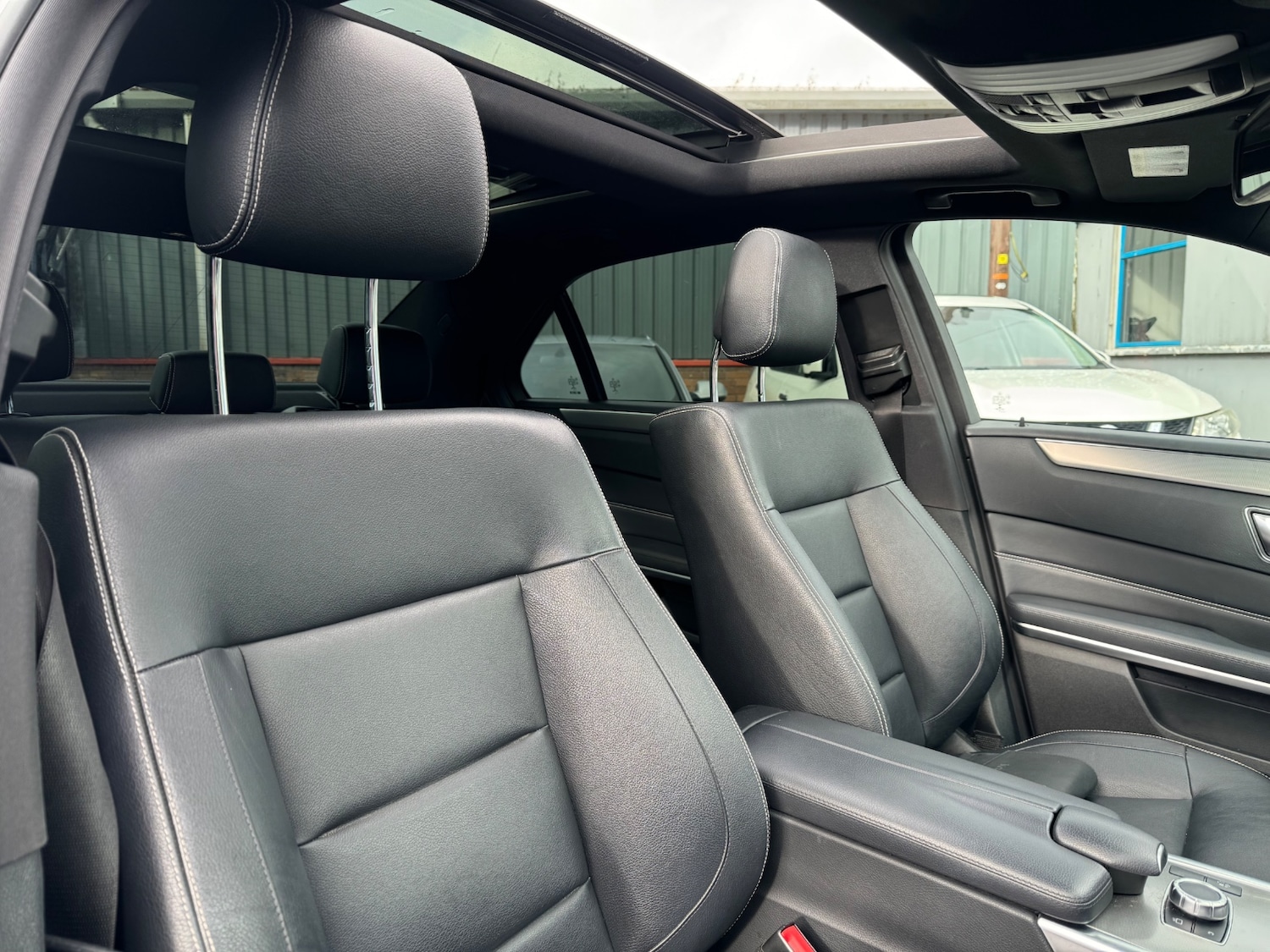 Used Mercedes-Benz E Class 2016 for sale - 76402872: Photo 9