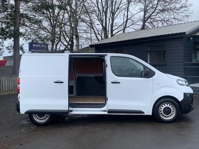 Used Vauxhall Vivaro 2023 for sale - 77850506: Photo 9