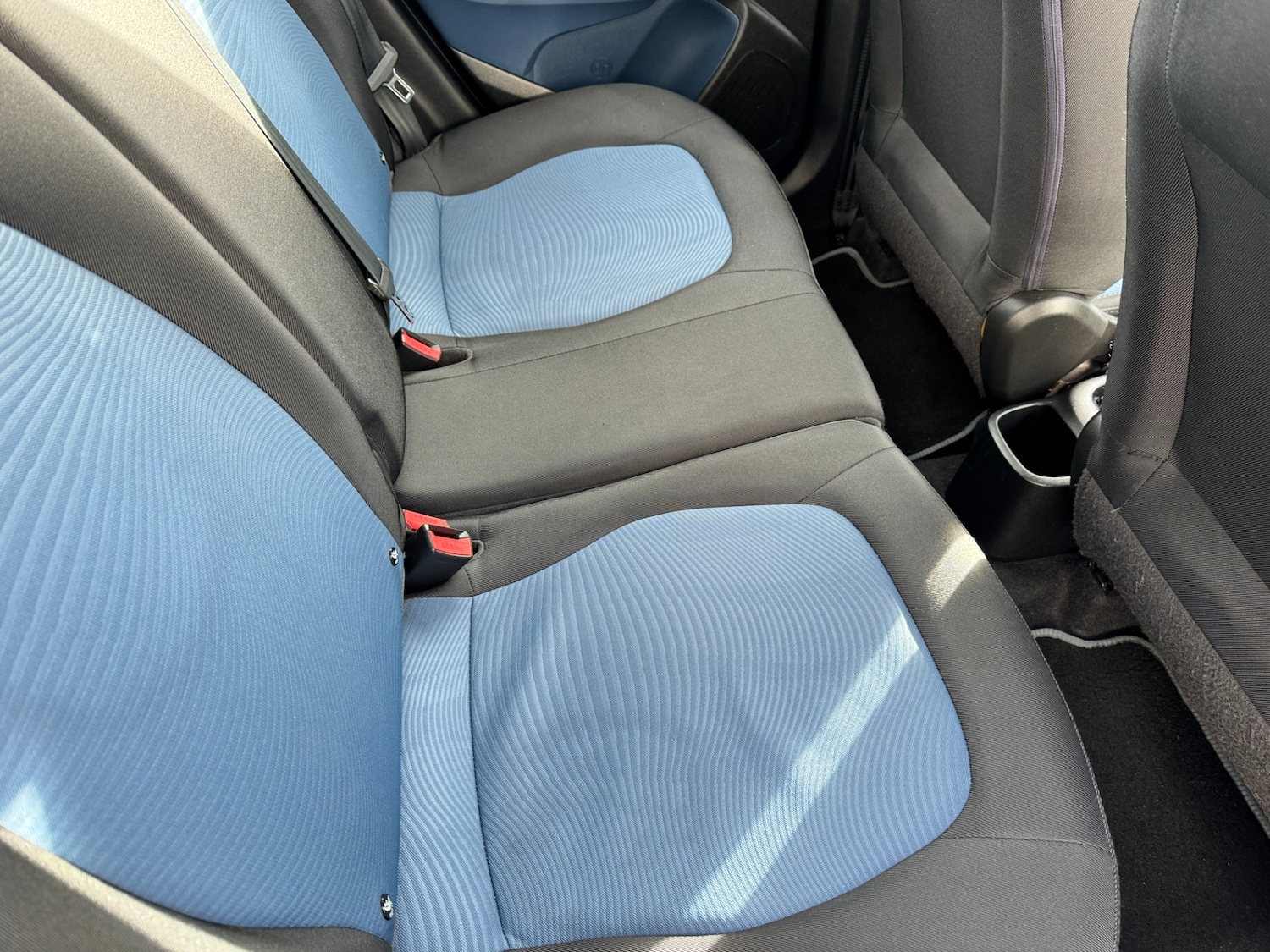 Used Hyundai i10 2015 for sale - 76736802: Photo 11