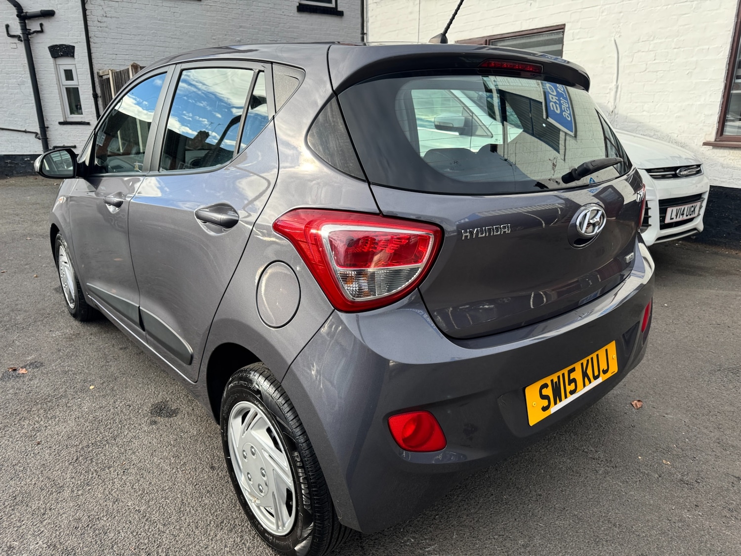 Used Hyundai i10 2015 for sale - 76736802: Photo 4