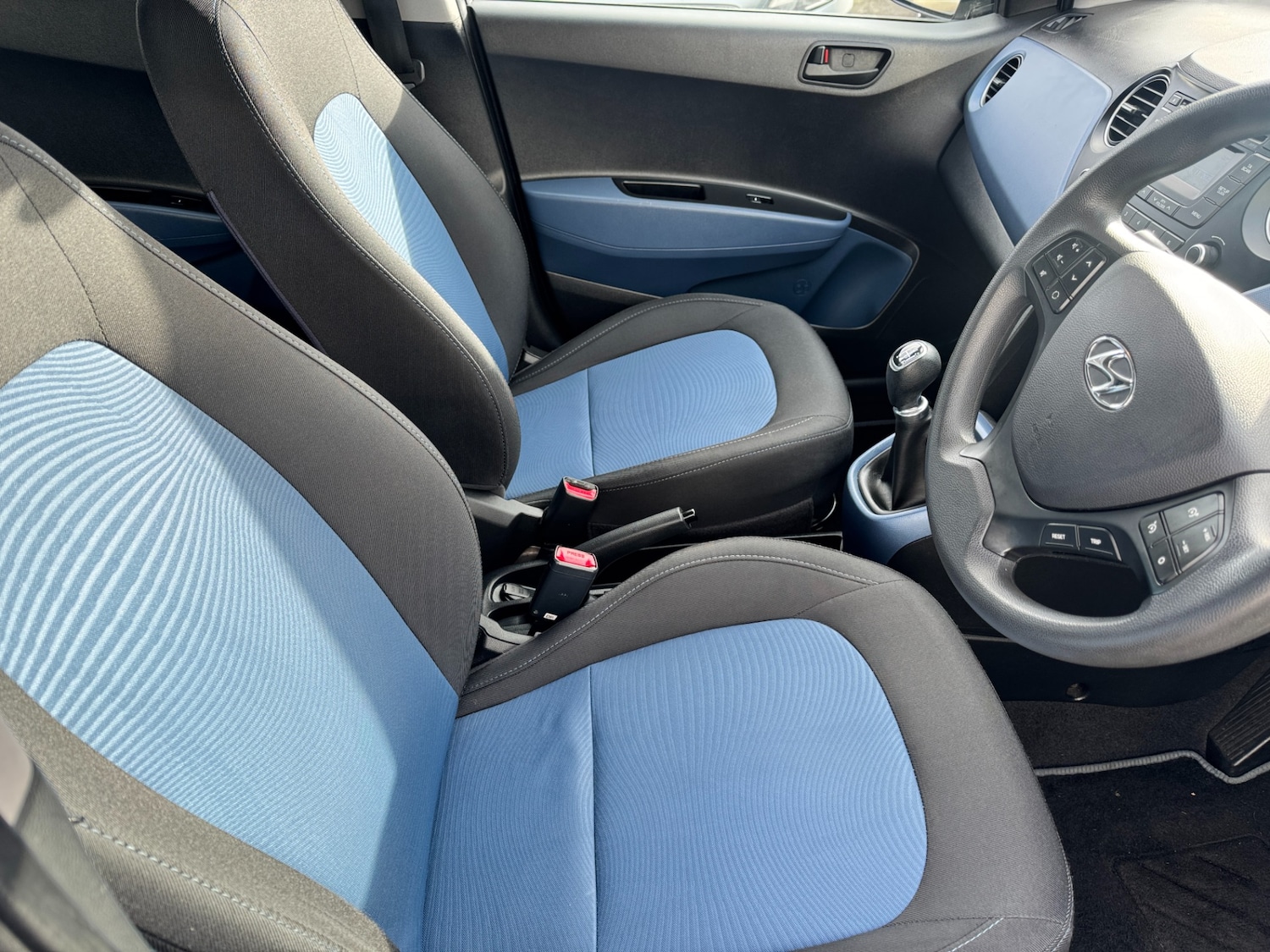 Used Hyundai i10 2015 for sale - 76736802: Photo 8