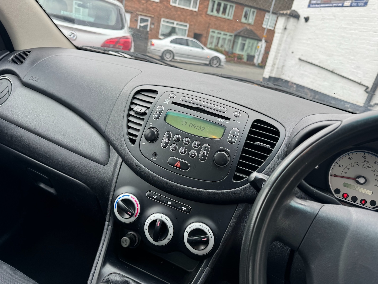 Used Hyundai i10 2010 for sale - 76492473: Photo 10