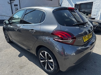 Used Peugeot 208 2018 for sale - 79340487: Photo