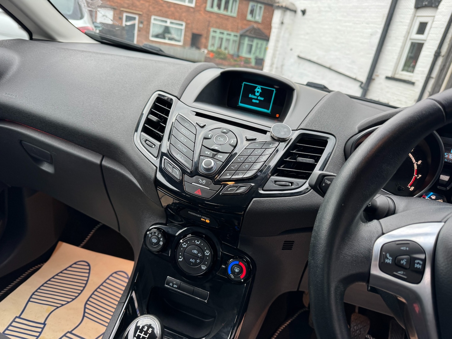 Used Ford Fiesta 2015 for sale - 76330060: Photo 10