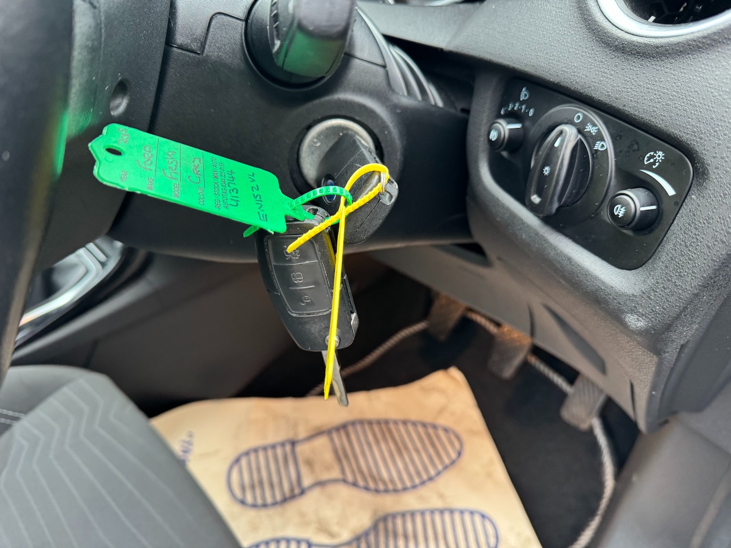 Used Ford Fiesta 2015 for sale - 76330060: Photo 11