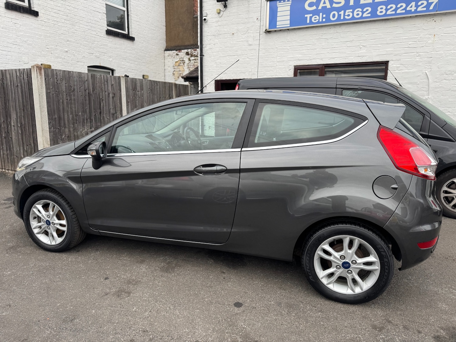 Used Ford Fiesta 2015 for sale - 76330060: Photo 3