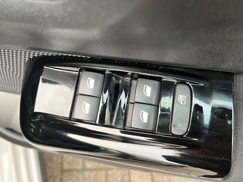 Used Citroen C3 2024 for sale - 76982285: Photo 13