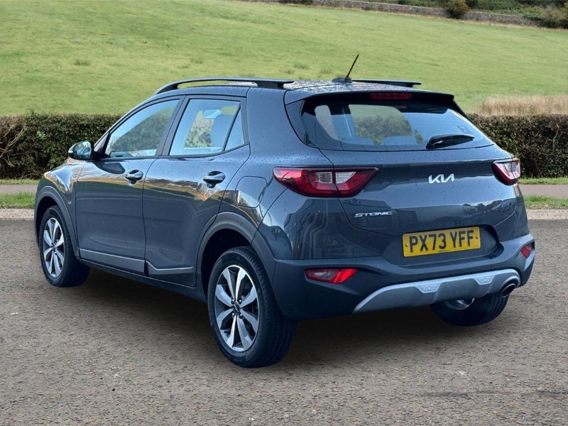 Used Kia Stonic 2023 for sale - 76981160: Photo 2
