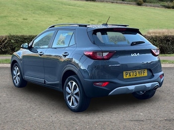 Used Kia Stonic 2023 for sale - 76981160: Photo