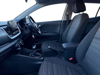 Used Kia Stonic 2023 for sale - 76981160: Photo