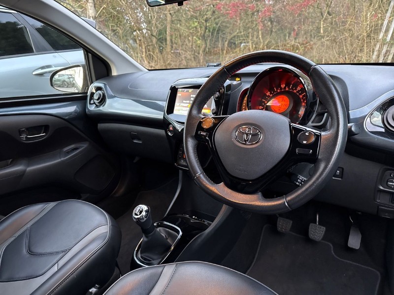 Used Toyota AYGO 2017 for sale - 76981628: Photo 10