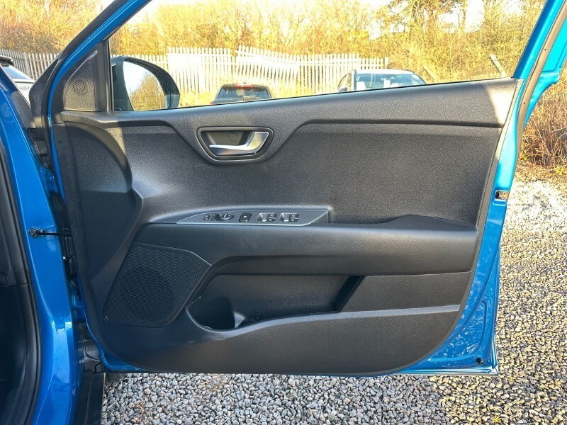 Used Kia Stonic 2024 for sale - 77445793: Photo 11