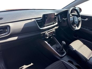 Used Kia Stonic 2022 for sale - 79512303: Photo