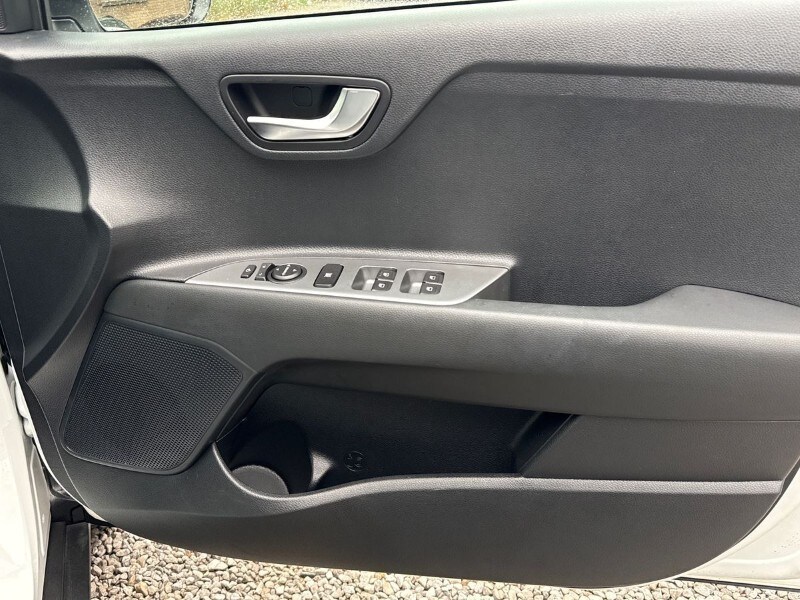 Used Kia Stonic 2025 for sale - 78081265: Photo 12