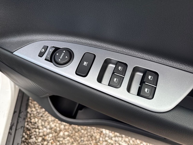 Used Kia Stonic 2025 for sale - 77476618: Photo 13