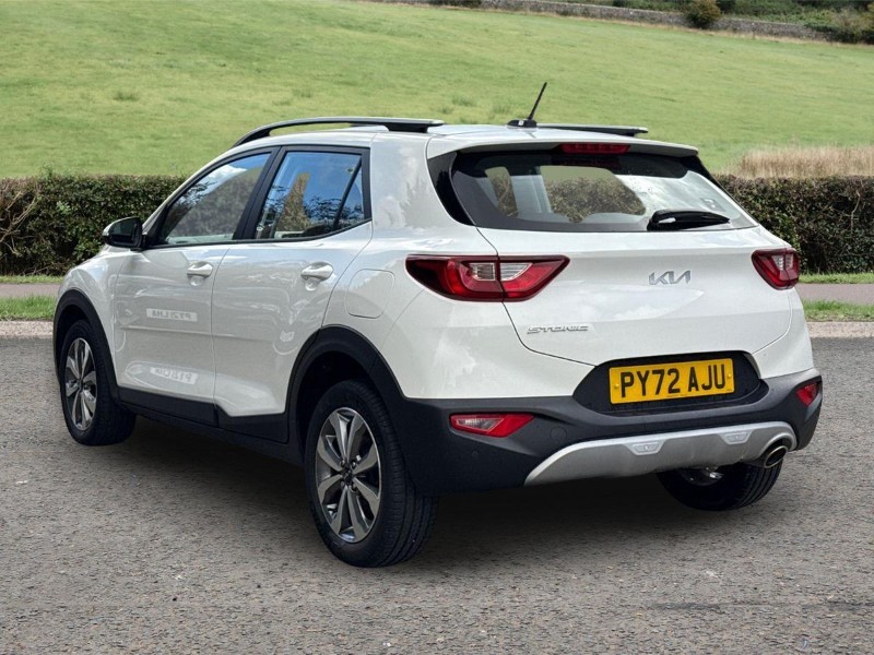 Used Kia Stonic 2022 for sale - 76980895: Photo 2