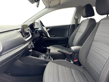 Used Kia Stonic 2022 for sale - 76980895: Photo