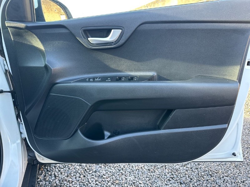 Used Kia Stonic 2023 for sale - 77492799: Photo 11