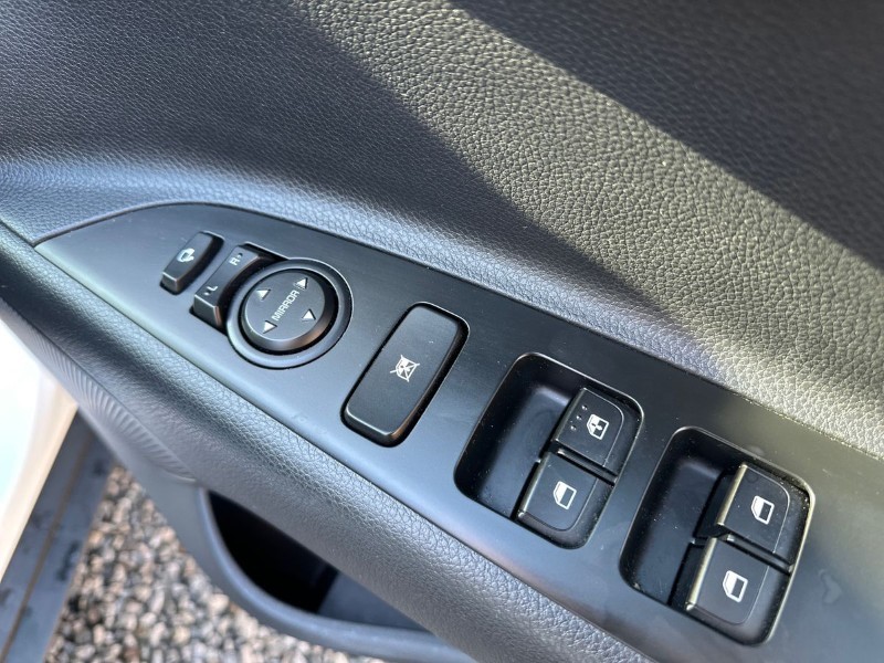 Used Kia Stonic 2023 for sale - 77492799: Photo 13