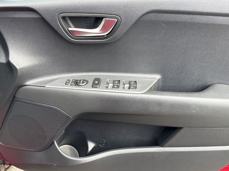 Used Kia Stonic 2024 for sale - 78190439: Photo 12