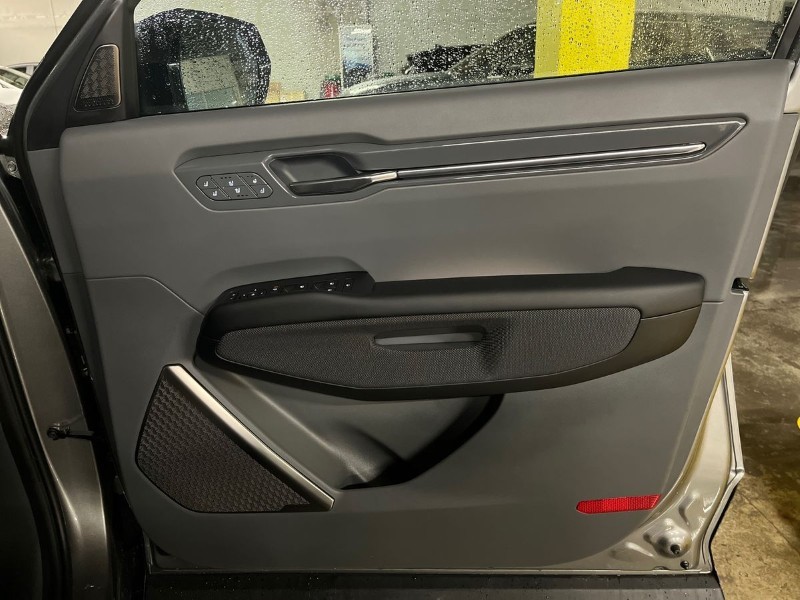 Used Kia EV9 2025 for sale - 76980921: Photo 12