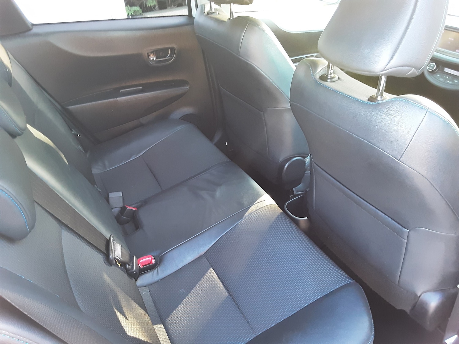 Used Toyota Yaris 2013 for sale - 76340401: Photo 10