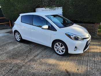 Used Toyota Yaris 2013 for sale - 76340401: Photo