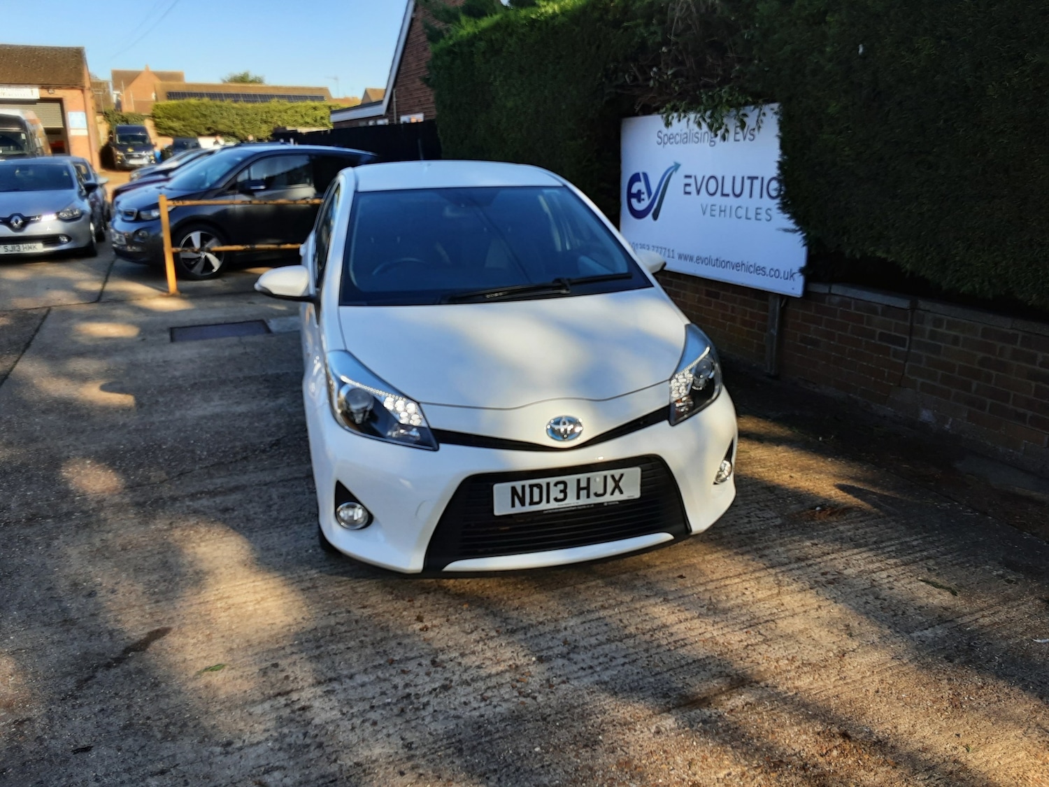 Used Toyota Yaris 2013 for sale - 76340401: Photo 3