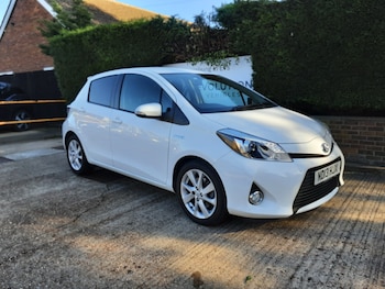 Used Toyota Yaris 2013 for sale - 76340401: Photo