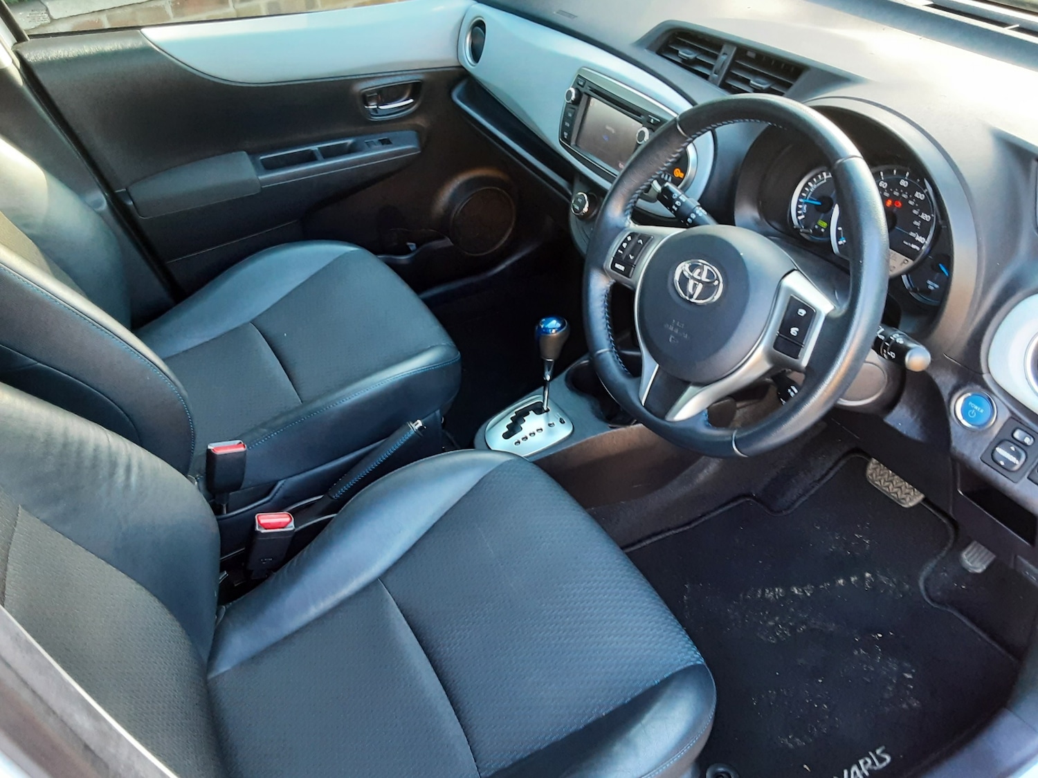 Used Toyota Yaris 2013 for sale - 76340401: Photo 8