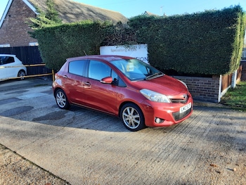 Used Toyota Yaris 2012 for sale - 76541394: Photo