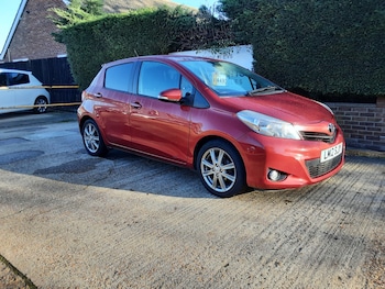 Used Toyota Yaris 2012 for sale - 76541394: Photo