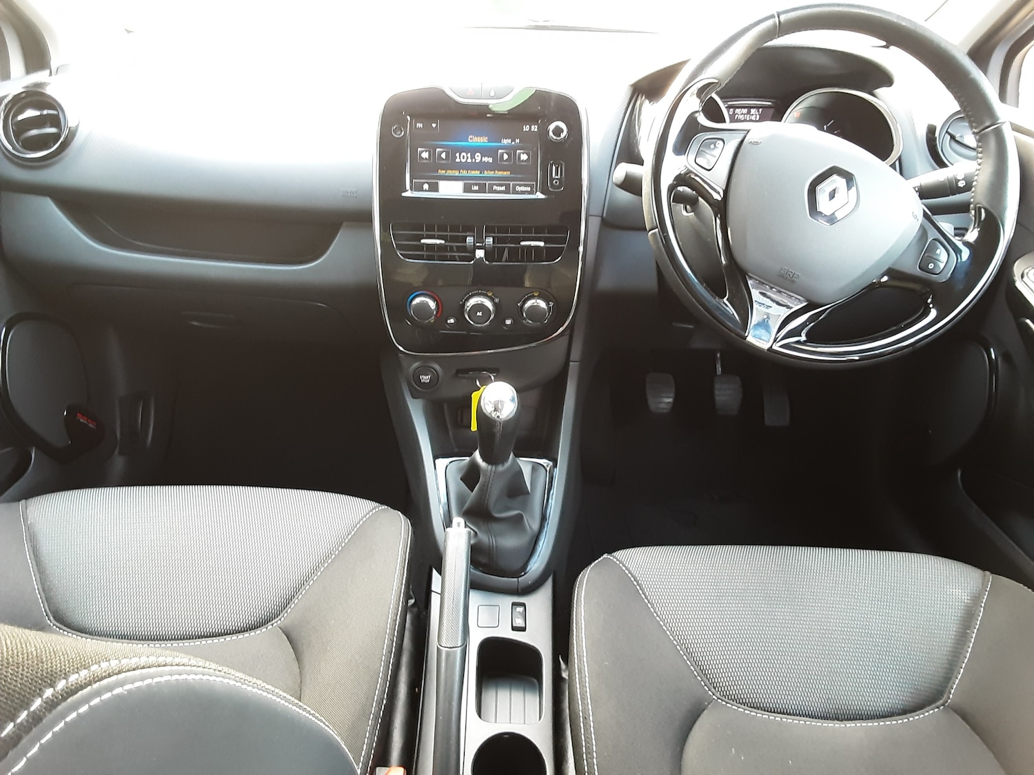 Used Renault Clio 2013 for sale - 76329861: Photo 11
