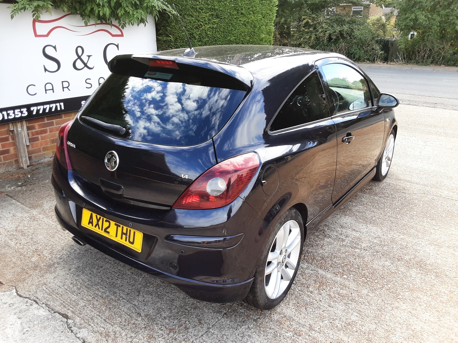 Used Vauxhall Corsa 2012 for sale - 75700411: Photo 4