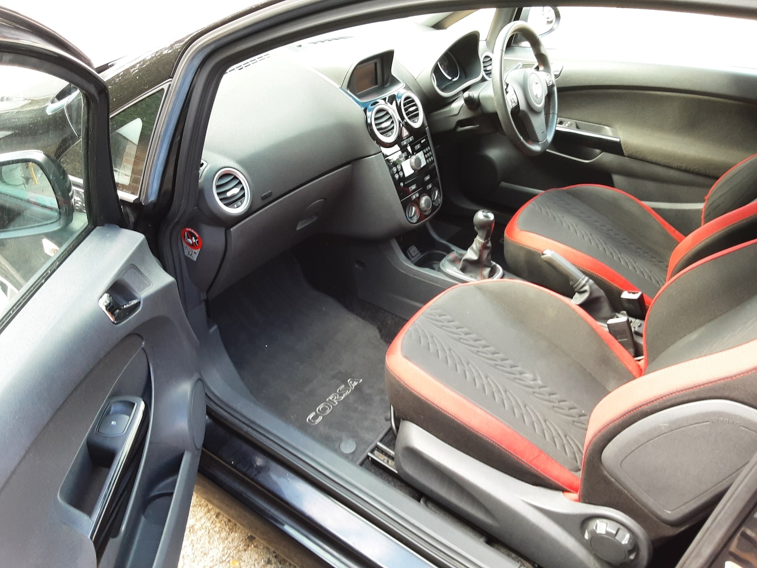 Used Vauxhall Corsa 2012 for sale - 75700411: Photo 7